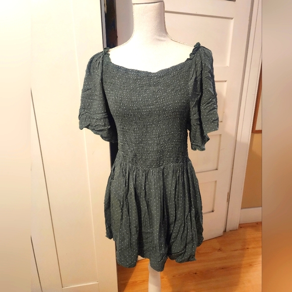 SHEIN Tops - SHEIN Women's Smocked Square Neck Ruffle Bottom Top